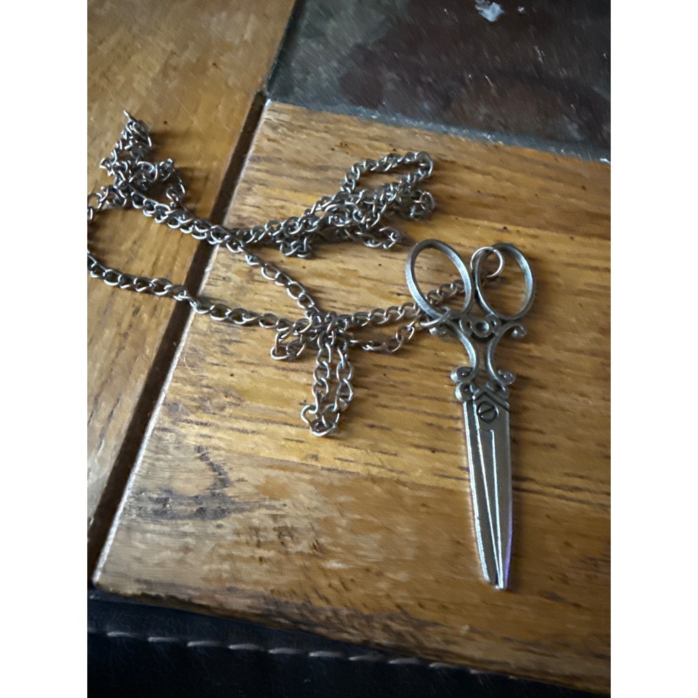 Vintage Silver Scissor Pendant Necklace Antique Style Novelty Jewelry